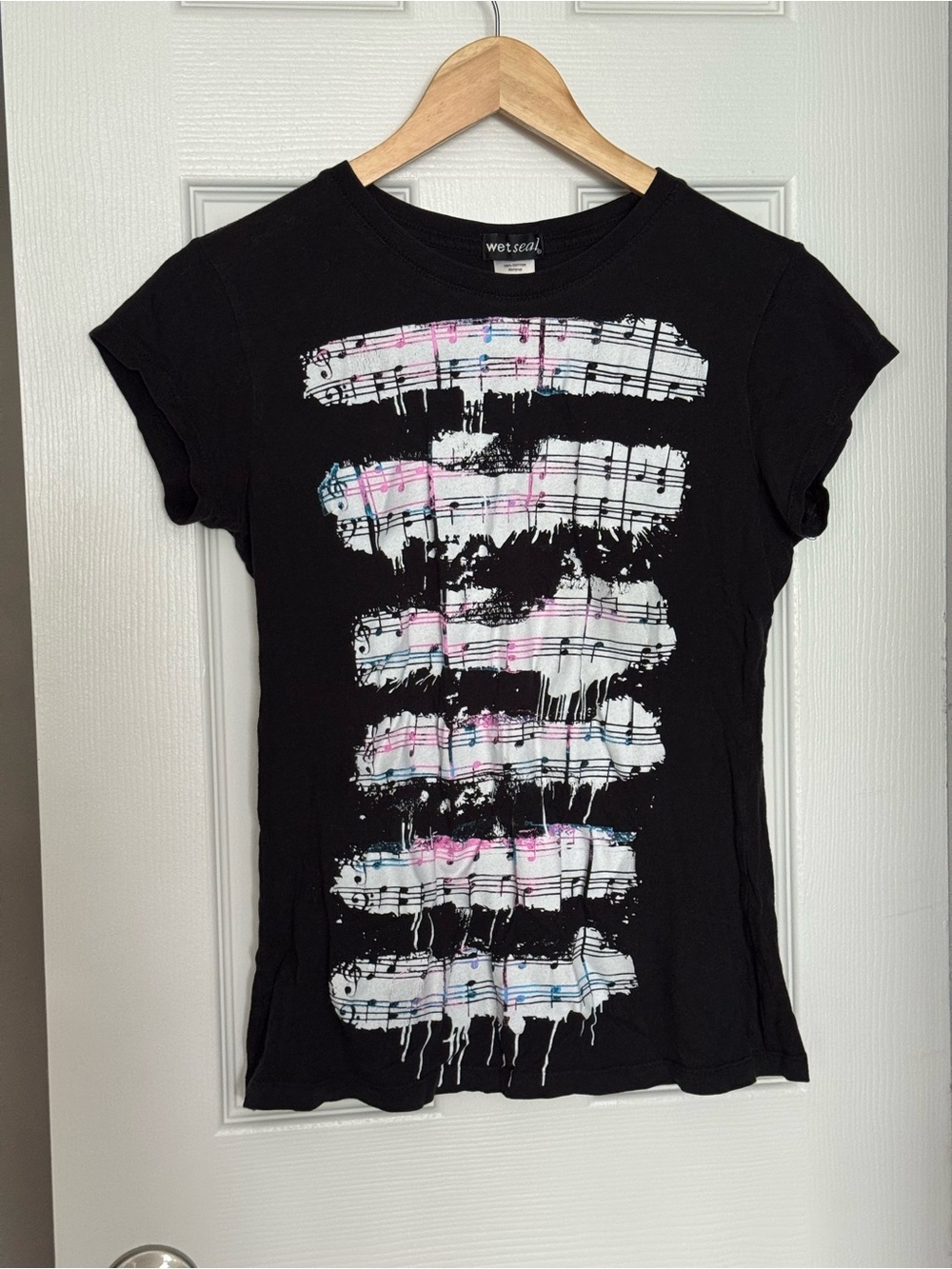 Wet Seal Rainbow Music Note Tee - Size L (Juniors)